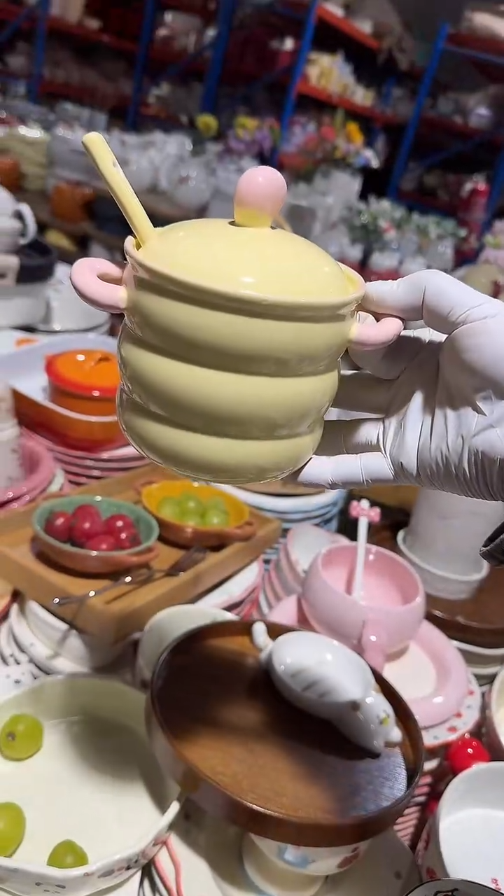 陶瓷带盖罐子带勺子微瑕 凑满20元包邮