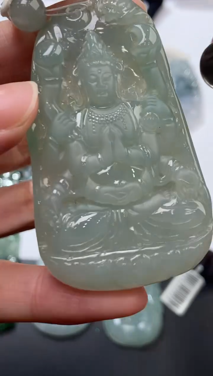 未镶嵌挂件翡翠371638    多人 