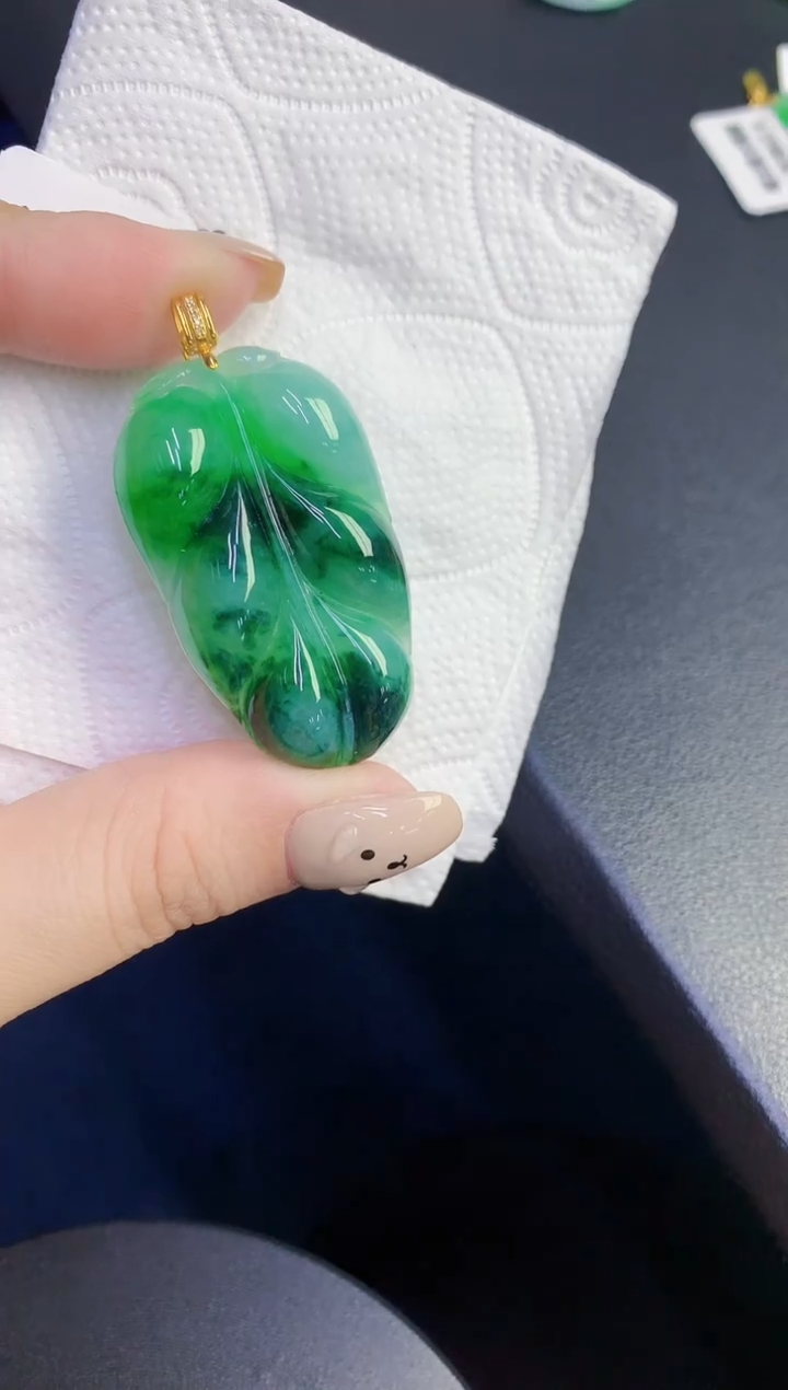 颈饰18K金镶嵌翡翠缅甸天然翡翠A货