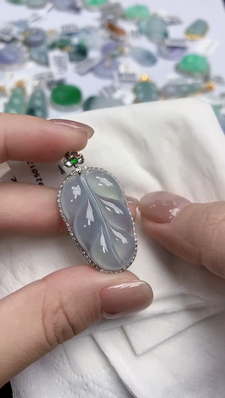 【闪购商品】翡翠颈饰18K金镶嵌天然缅甸翡翠A货