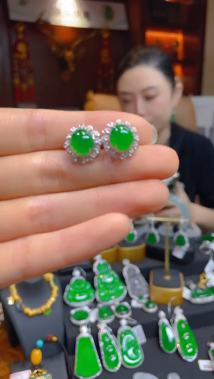 【闪购商品】翡翠耳饰18K金镶嵌119590天然A货翡翠耳钉