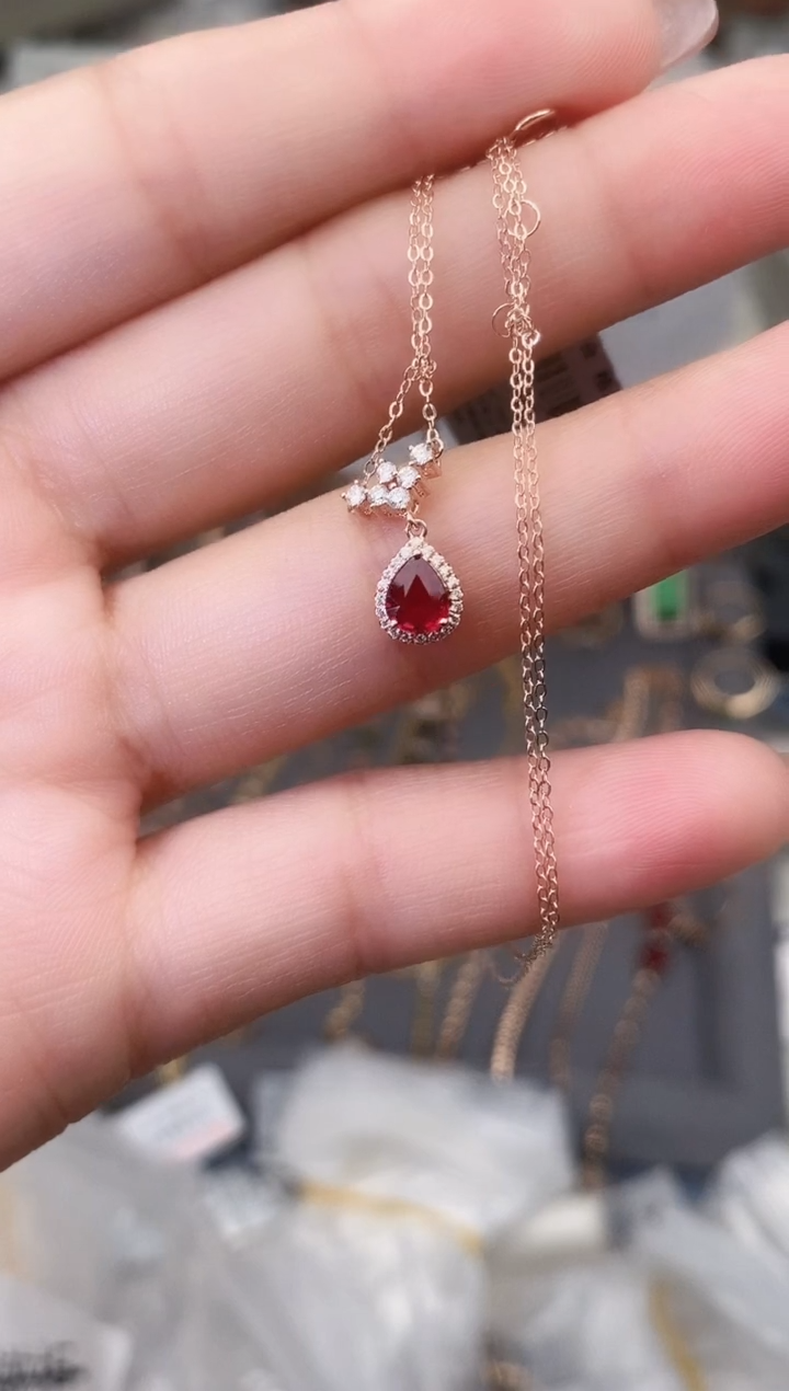 颈饰18K金镶嵌红宝石--专柜--