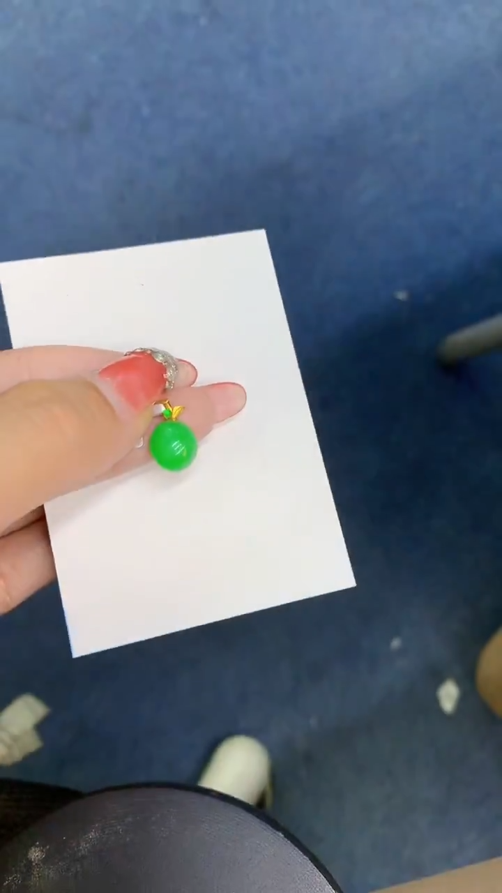 颈饰18K金镶嵌翡翠1