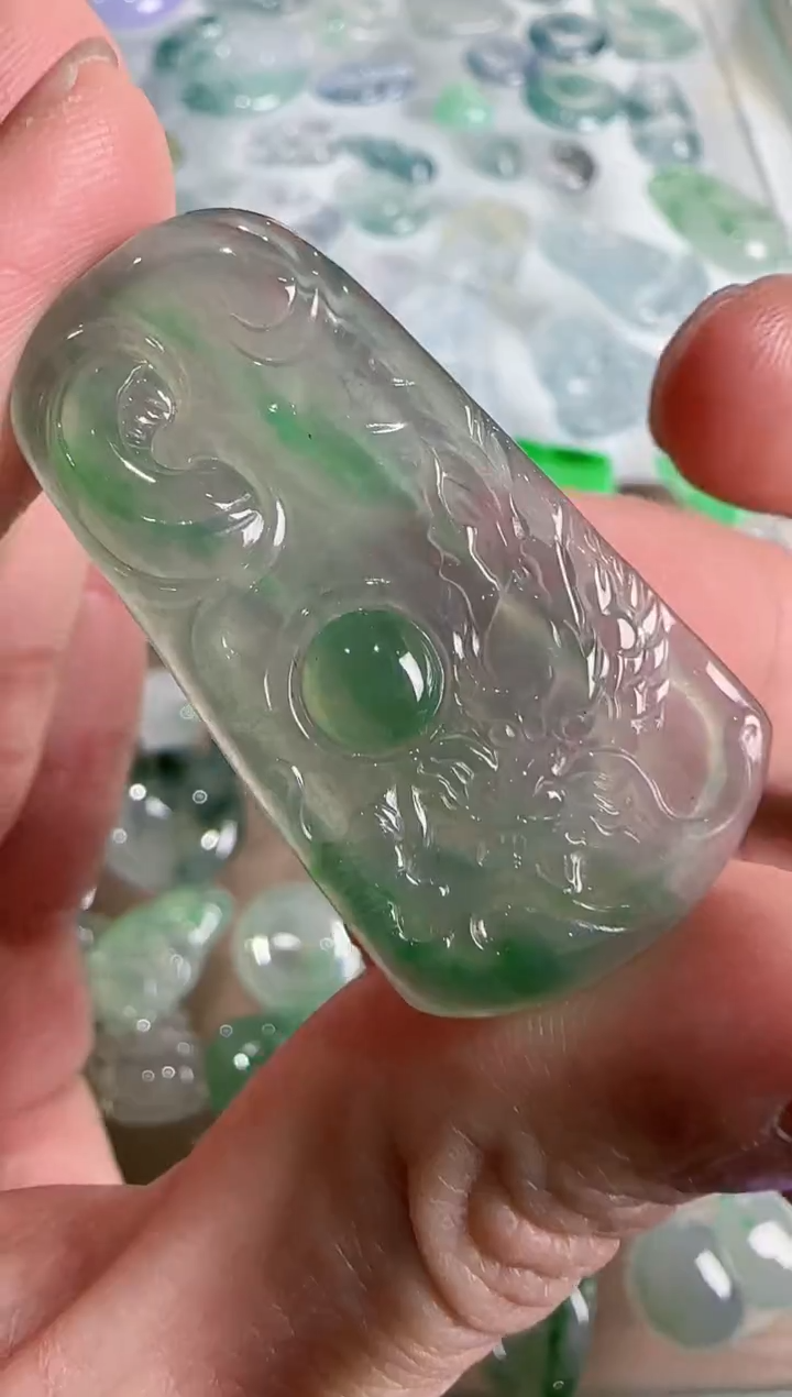 【闪购商品】翡翠吊坠(不含链)未镶嵌··
