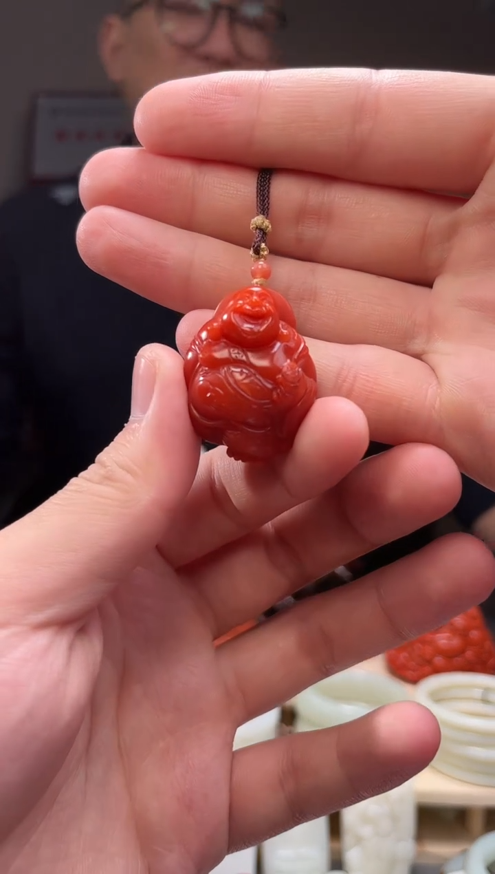 颈饰未镶嵌南红玛瑙吊坠