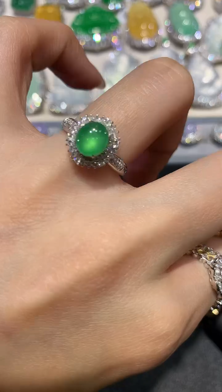 【闪购商品】翡翠戒指18K金镶嵌q211 