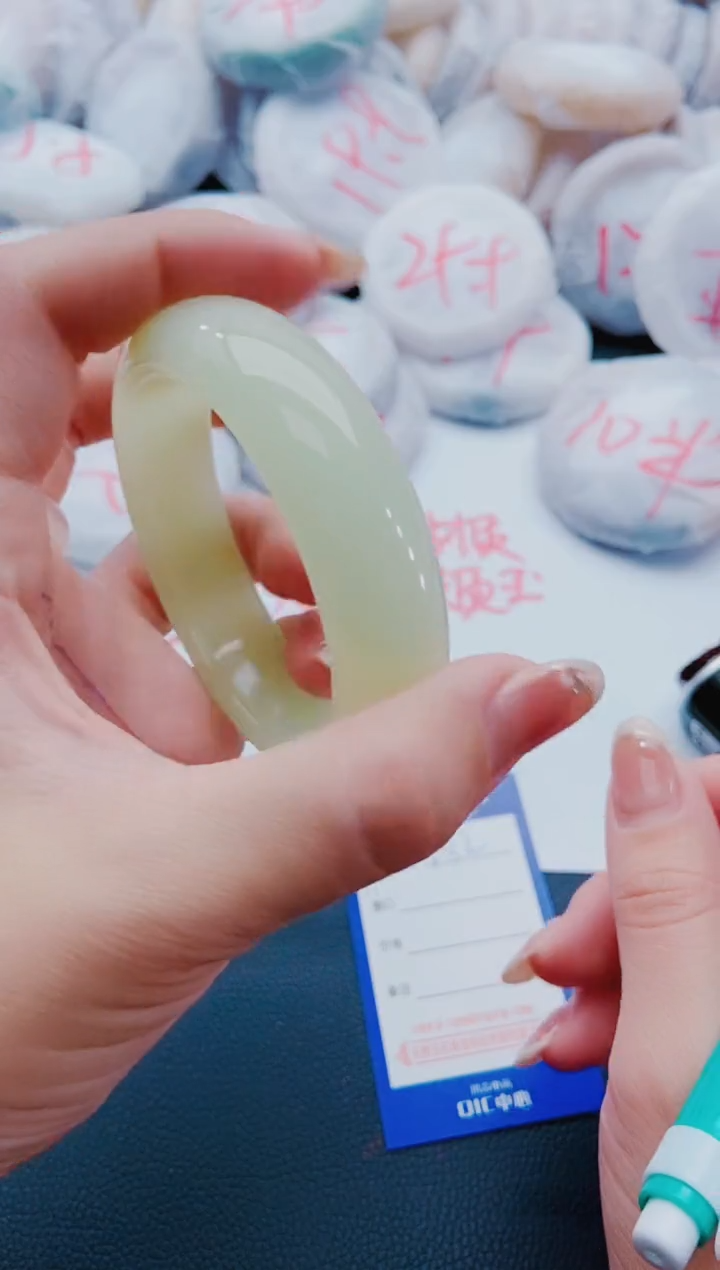 未镶嵌手镯石英质玉K32-59-60