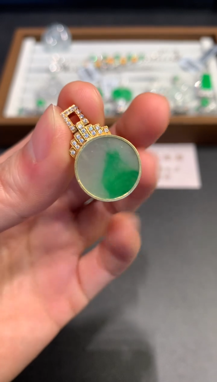 【闪购商品】翡翠吊坠(不含链)18K金镶嵌A30-3500