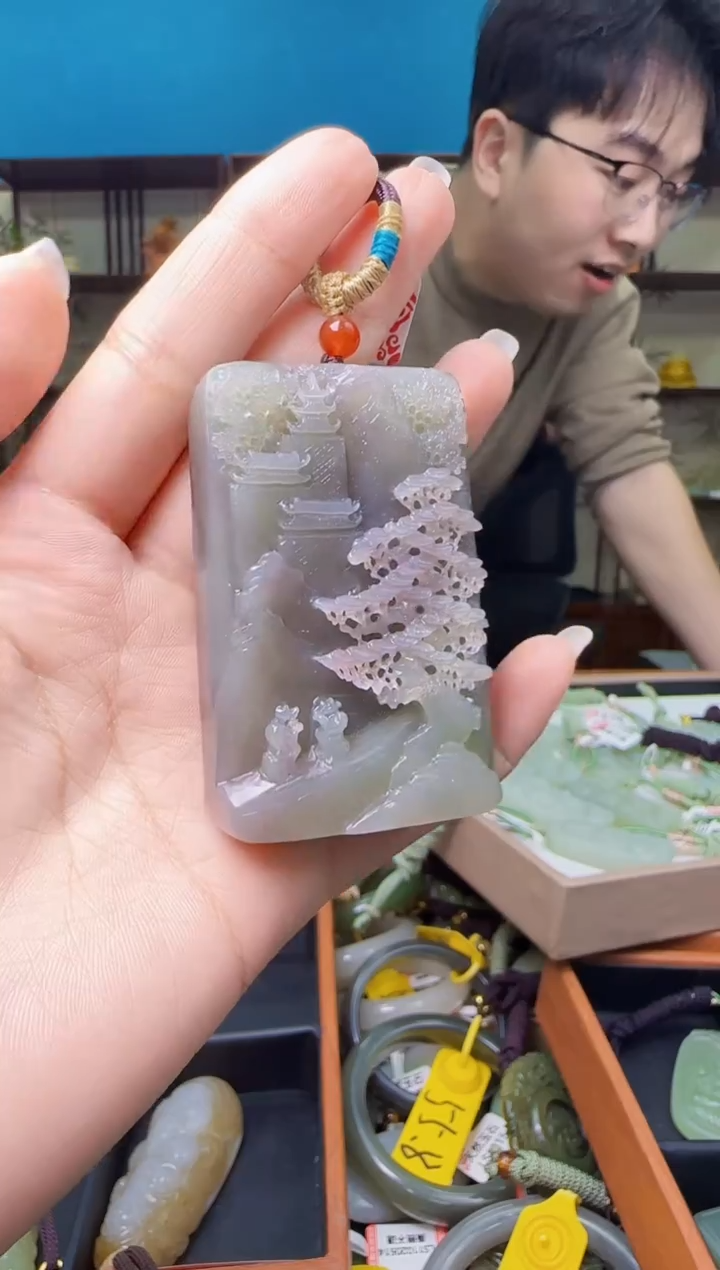 颈饰未镶嵌和田玉1