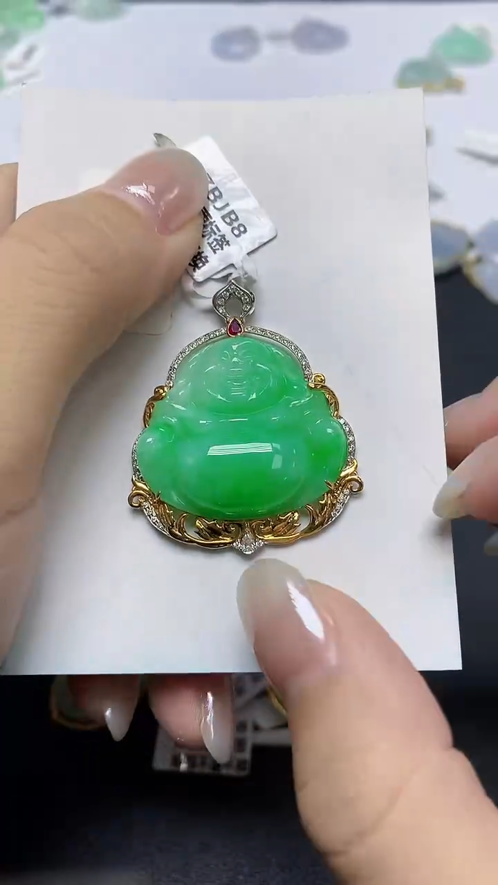 翡翠18K金镶嵌颈饰天然缅甸翡翠A货