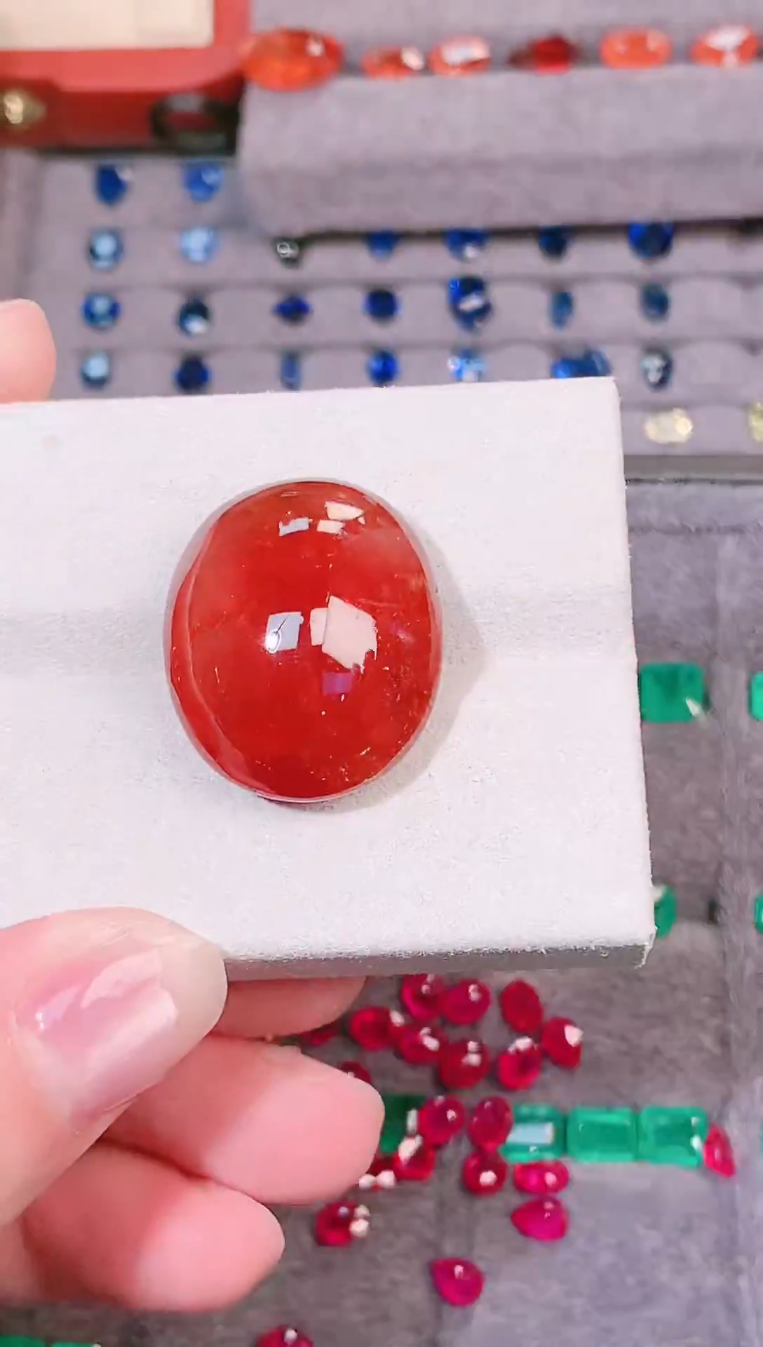 未镶嵌珠宝半成品石榴石芬达蛋面能有包体58.69ct