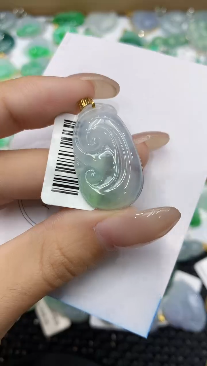 翡翠18K金镶嵌颈饰111111111111