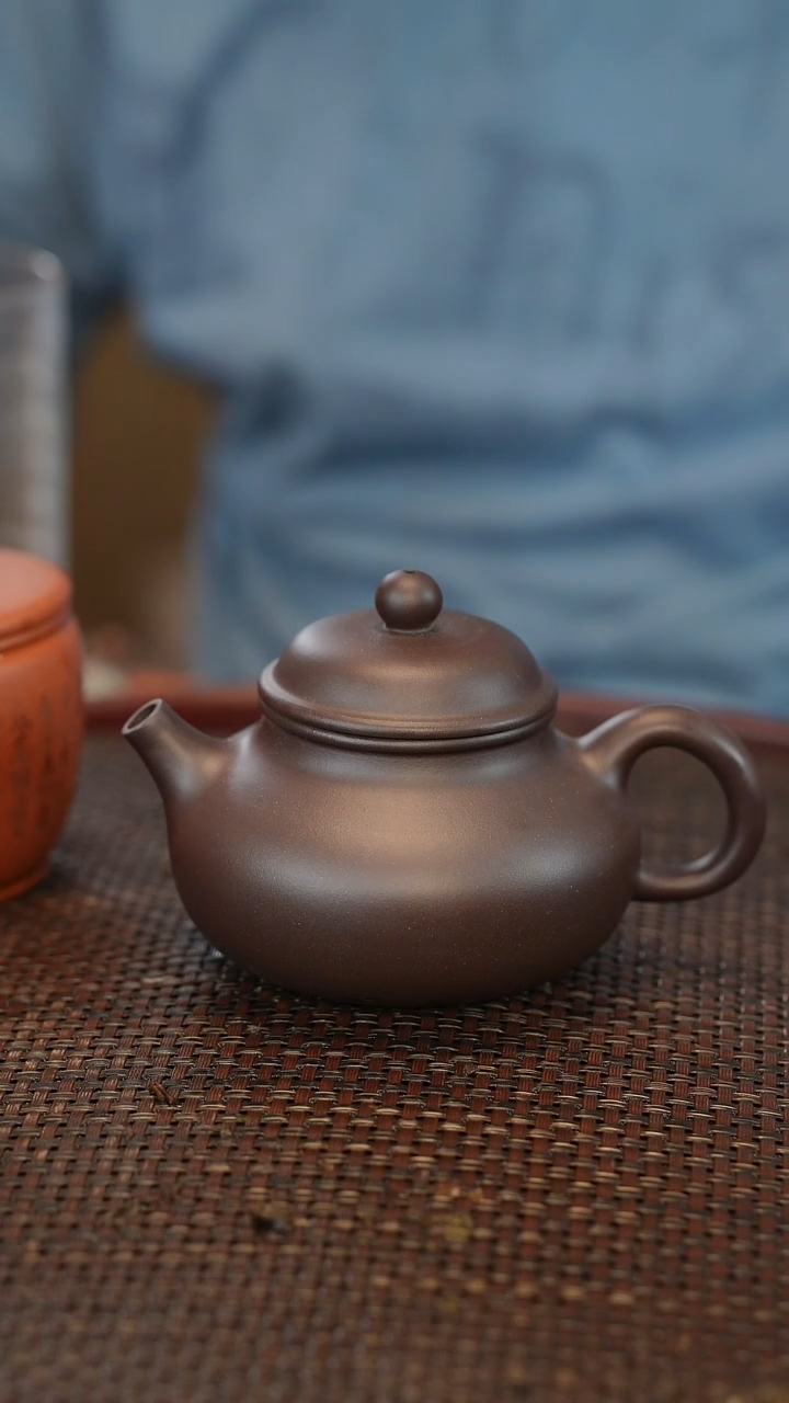 茶壶紫砂容天壶型 紫茄泥泥料 半手工精工 210cc