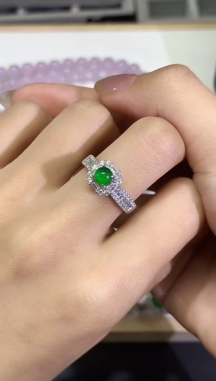 【闪购商品】翡翠颈饰未镶嵌1团购