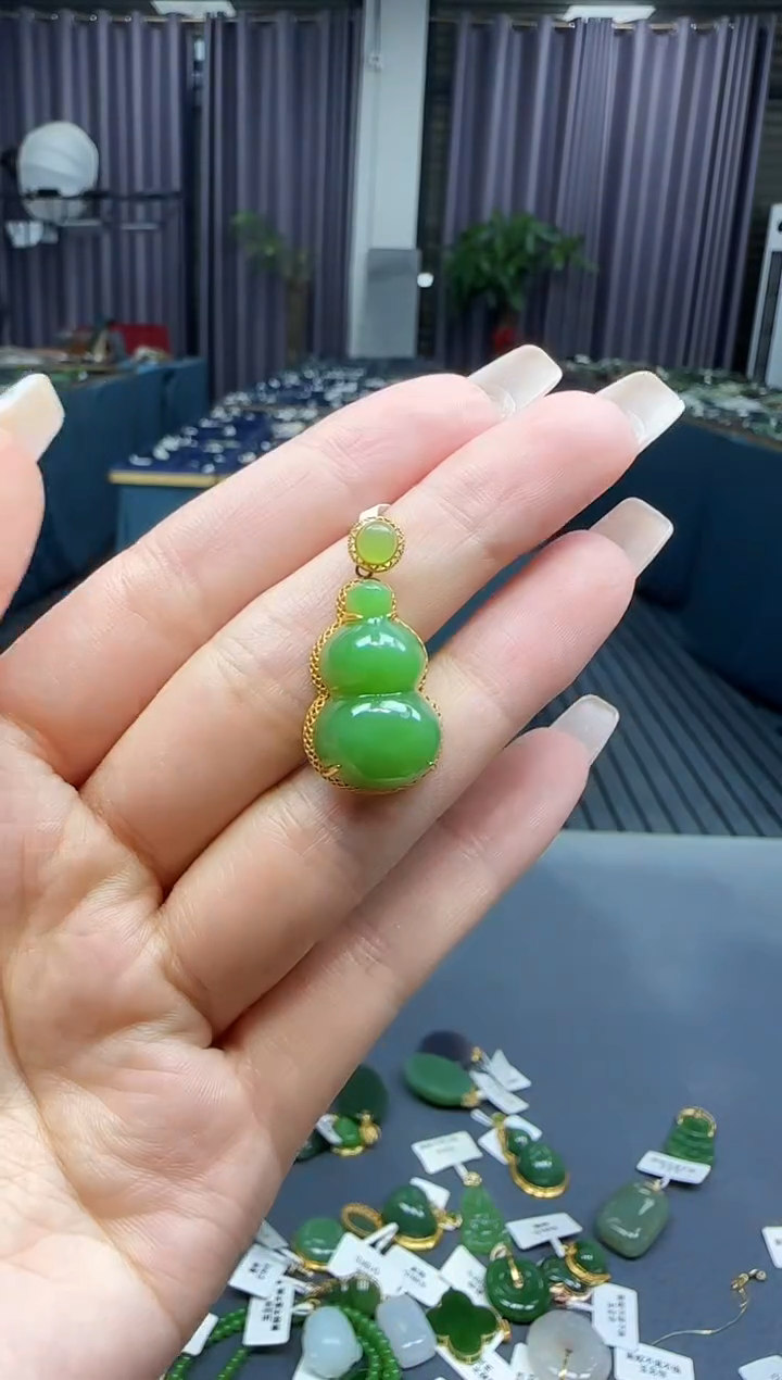 和田玉18K金镶嵌挂件1