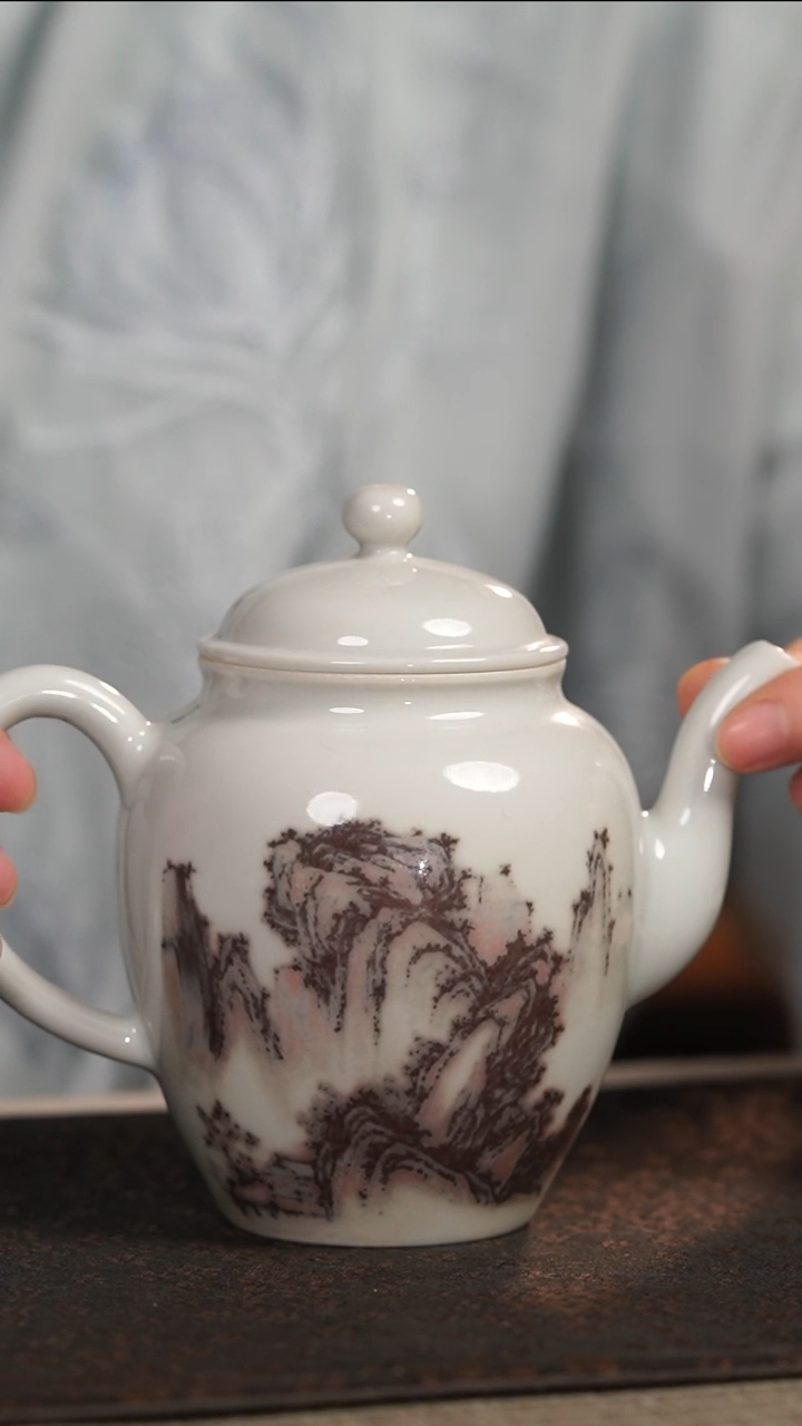 【闪购商品】王长根老师釉里红人文山水壶（证书）