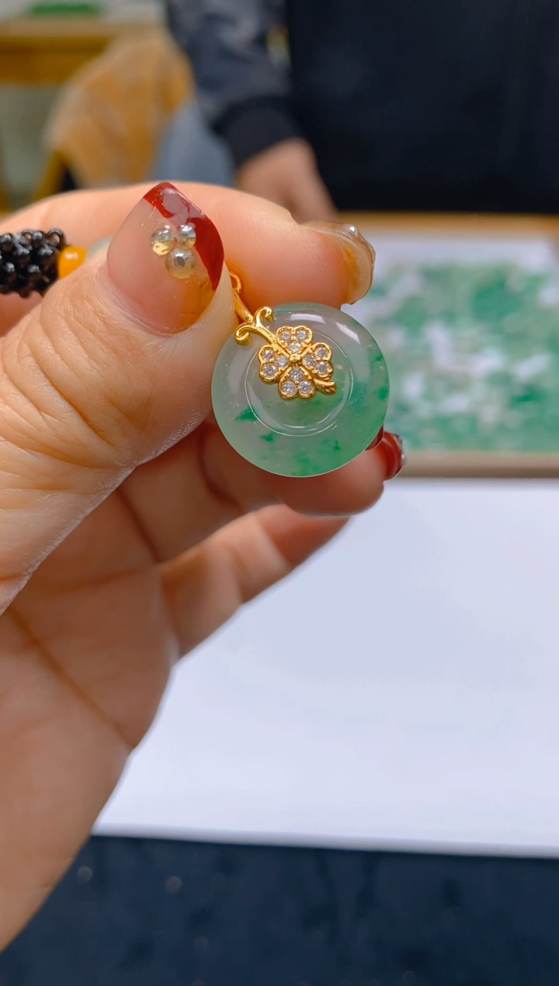 【闪购商品】石英质玉吊坠(赠链)合金冰美人A货非洲翠002