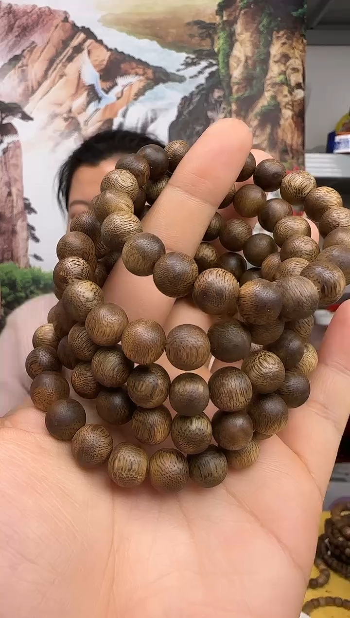 沉香沉香碎屑+Y9/10奇楠白奇虫漏单圆卡9/10宠粉多样性发一