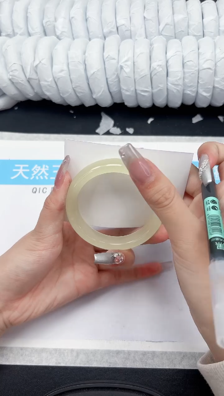 【闪购商品】石英质玉手镯未镶嵌796-56.3