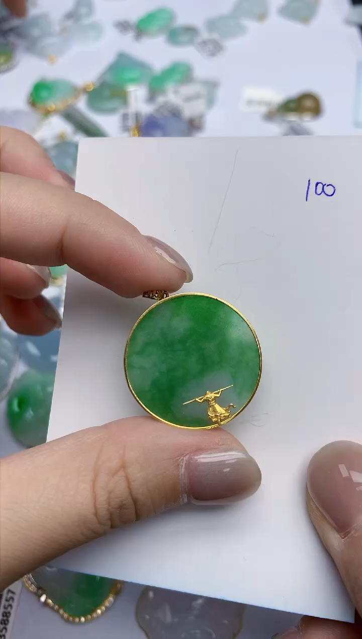 【闪购商品】翡翠挂件18K金镶嵌天然翡翠A货