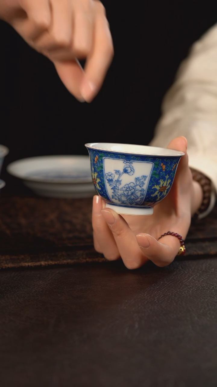 【闪购商品】杯聚澜堂斗彩开窗宝相花卉大撇口杯