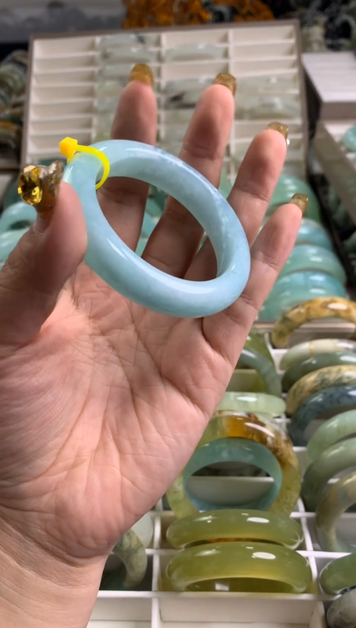 【闪购商品】蛇纹石玉手镯未镶嵌3795