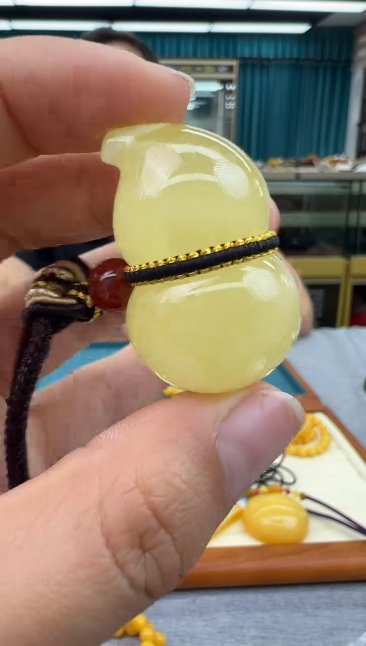 未镶嵌颈饰琥珀131秒拍号 假一罚三