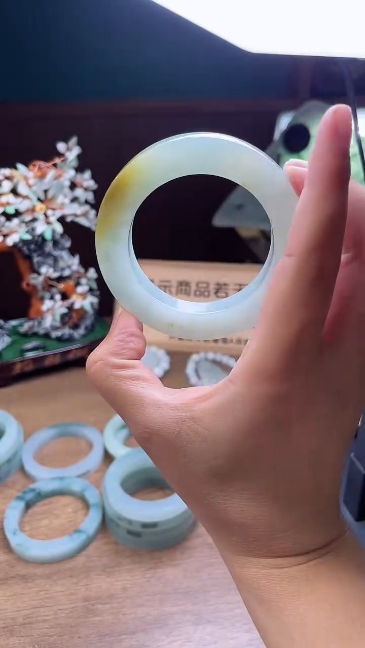 定制翡翠手镯未镶嵌定制