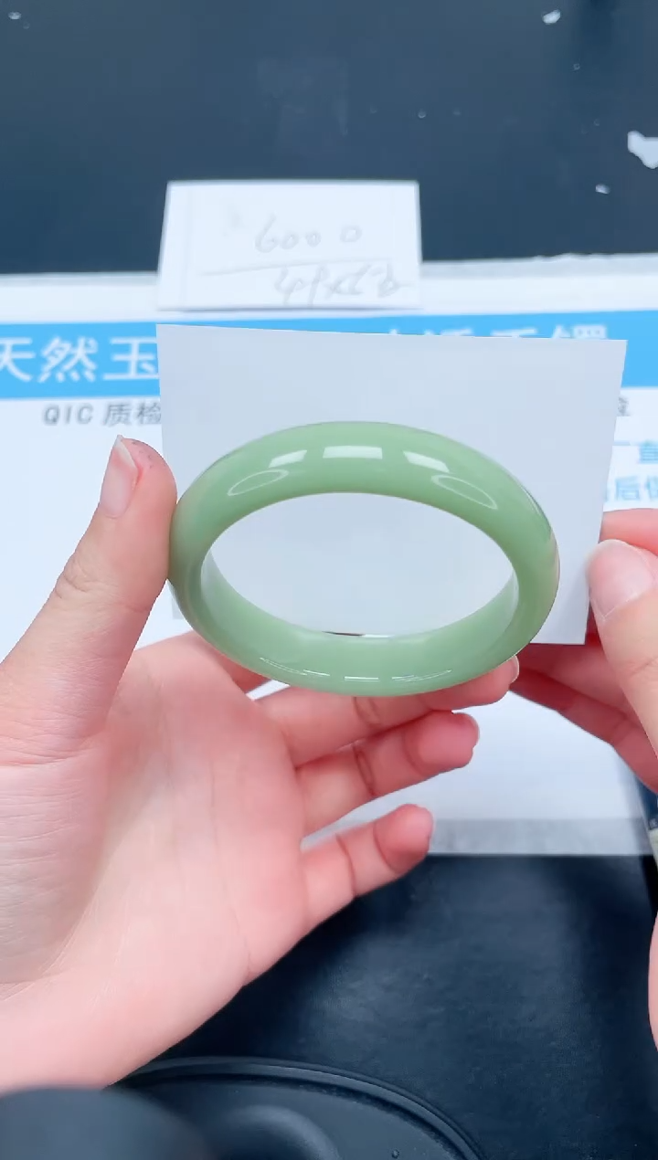 【闪购商品】石英质玉手镯未镶嵌36-59