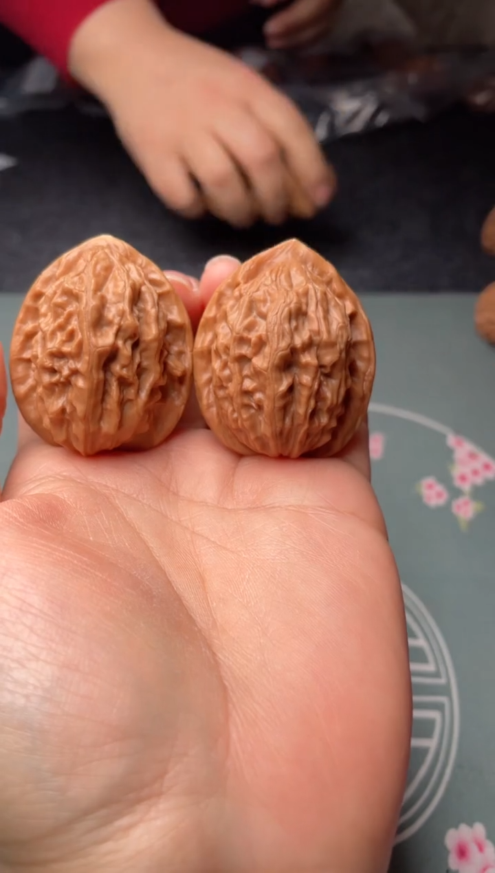 把件文玩核桃w287 大红袍 37尺