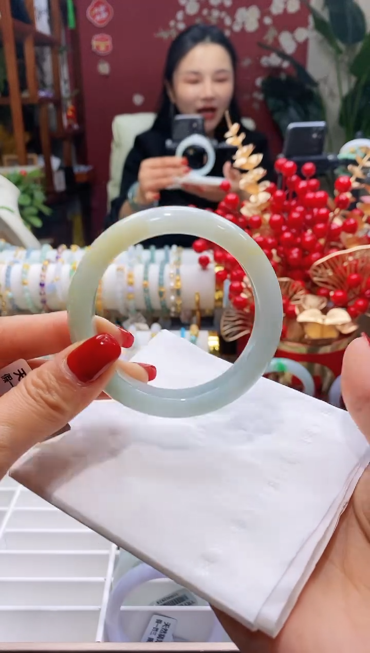 【闪购商品】翡翠手镯未镶嵌102黄翡5556/12.4*8.4