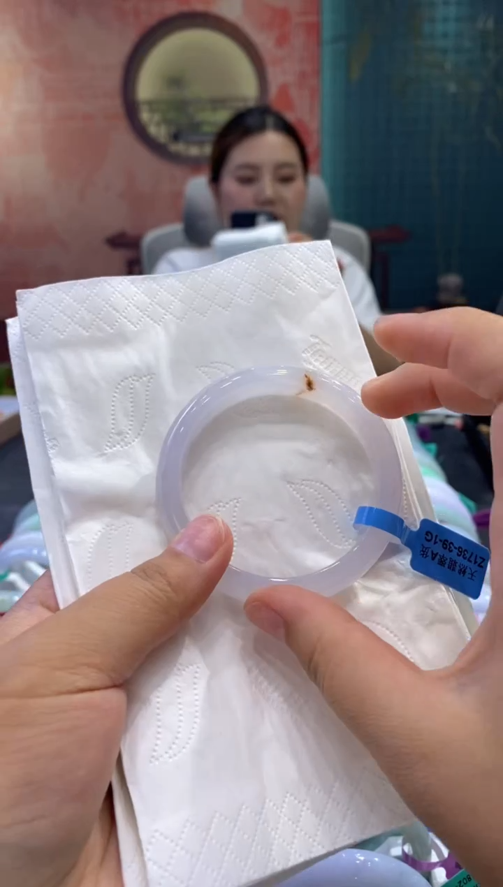 翡翠手镯未镶嵌多人0017432