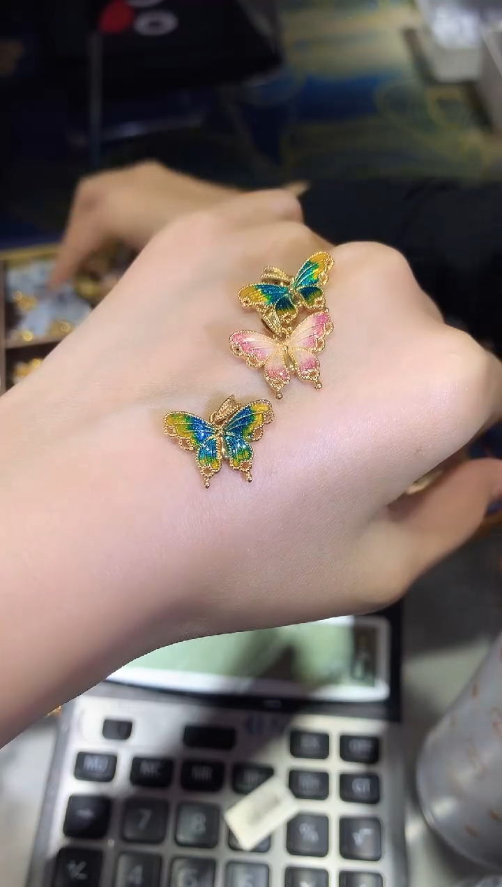 【闪购商品】18K金吊坠(不含链)蝴蝶吊坠多样性发一a42