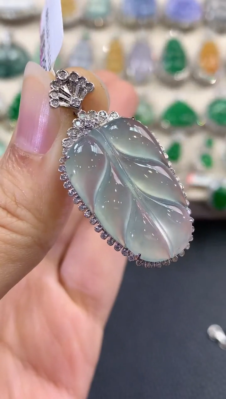 【闪购商品】翡翠吊坠(不含链)18K金镶嵌 C43