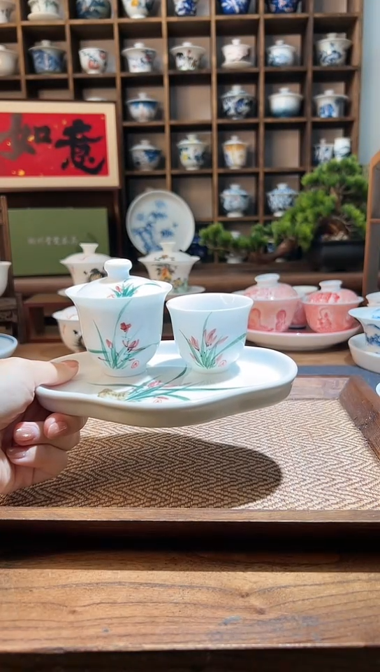 【闪购商品】五彩手绘兰花三件套