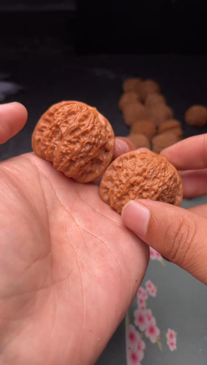 把件文玩核桃a142   血麒麟 41尺