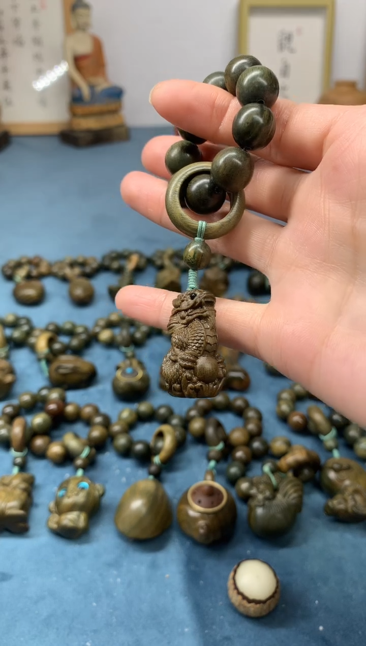 【闪购商品】维腊木（绿檀）把件生肖龙 盘玩件