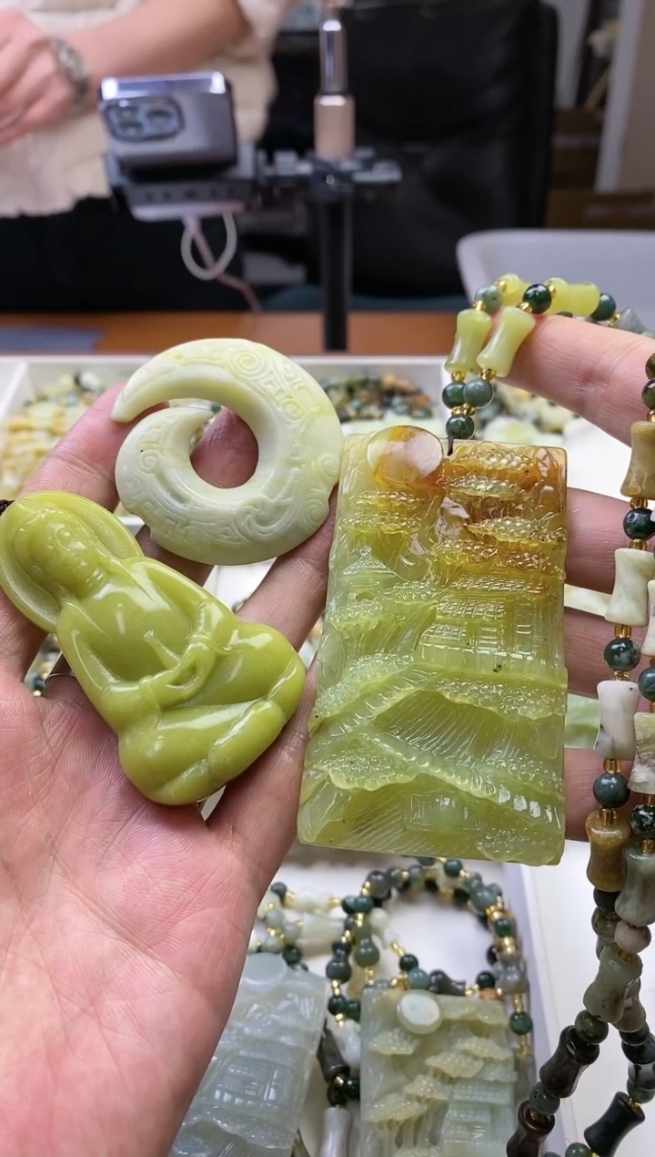 【闪购商品】蛇纹石玉其它未镶嵌多样性发货一个