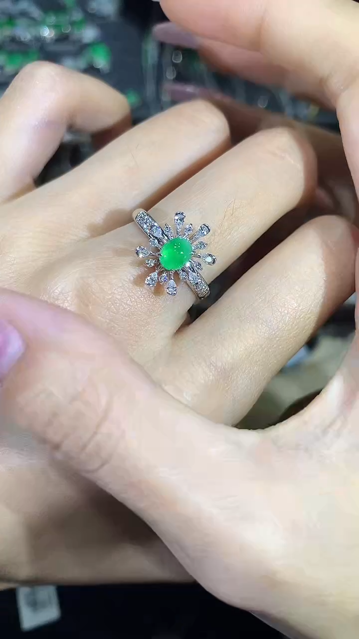 【闪购商品】翡翠戒指18K金镶嵌戒指时尚zyl