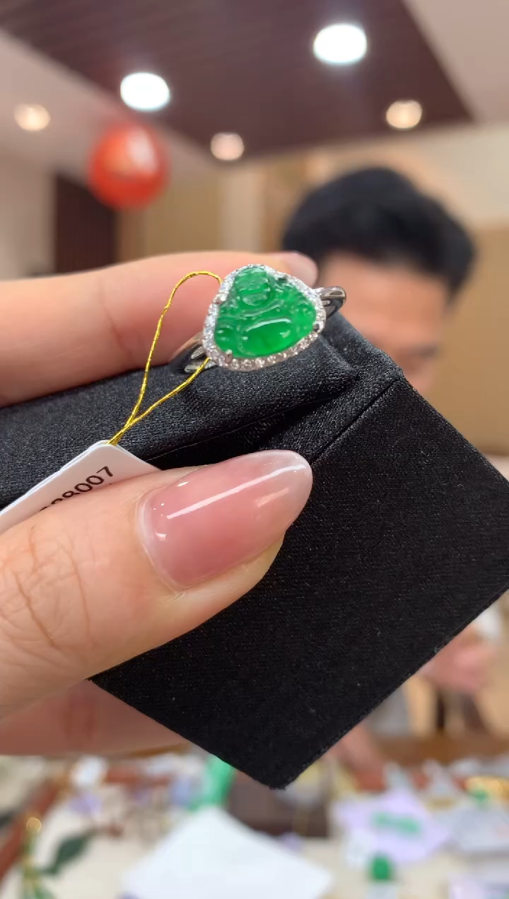 未镶嵌戒指翡翠戒指