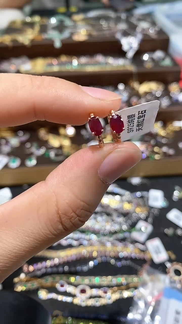 【闪购商品】红宝石耳饰银S925镶嵌耳钉