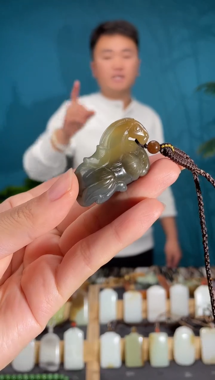 颈饰未镶嵌和田玉1