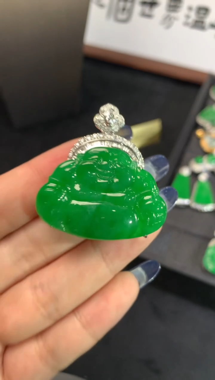 【闪购商品】翡翠挂件18K金镶嵌新年福利阳绿佛公