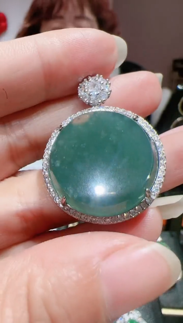 【闪购商品】翡翠颈饰未镶嵌202521271