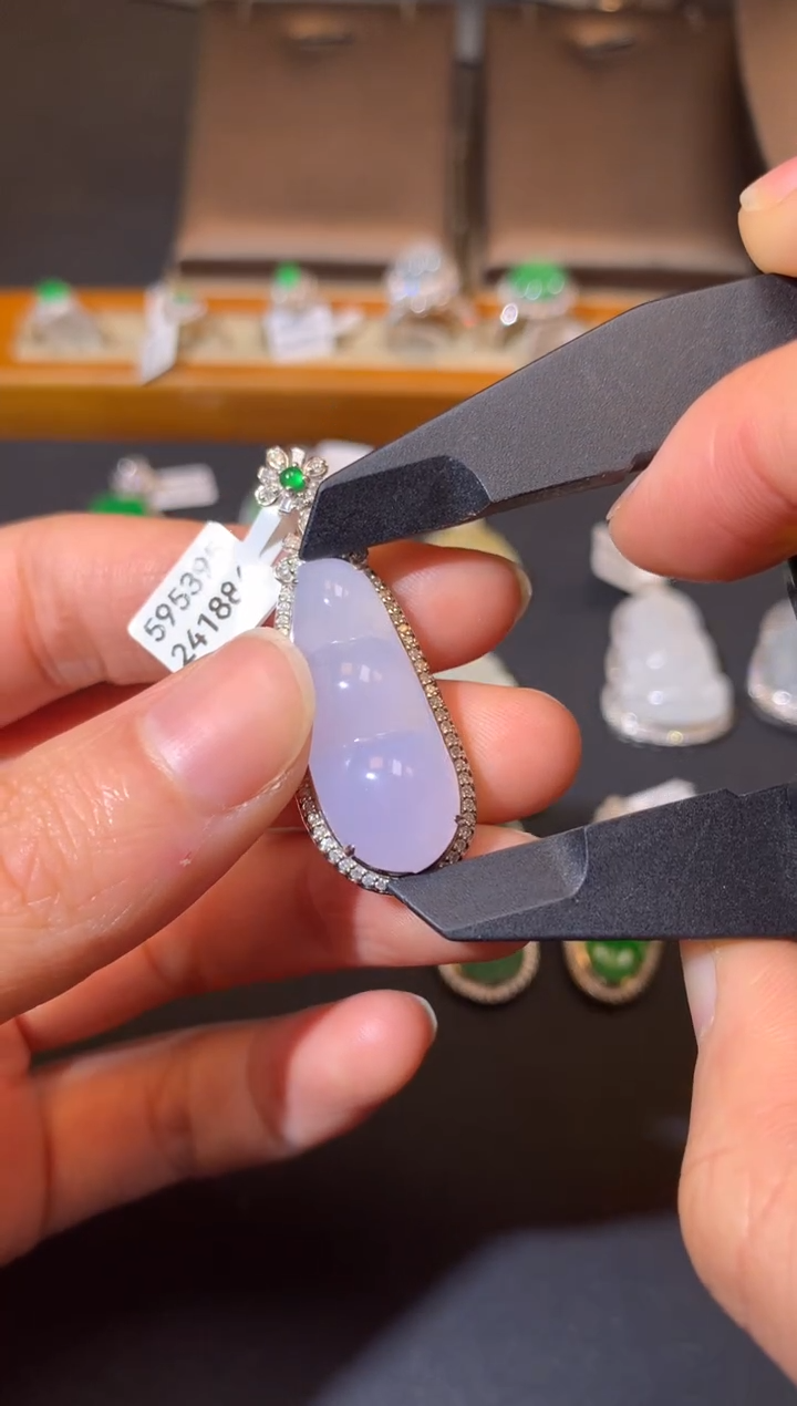 【闪购商品】翡翠吊坠(不含链)18K金镶嵌吊坠