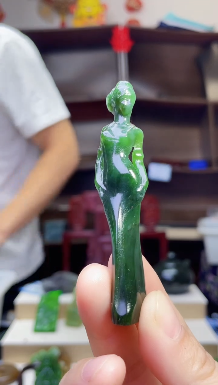 和田玉未镶嵌颈饰1