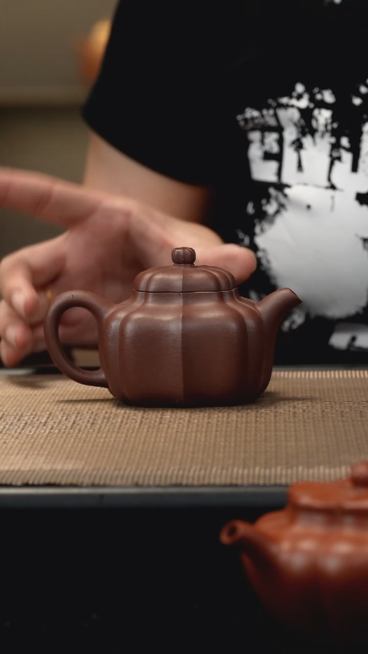 茶壶紫砂紫泥筋纹德钟160cc