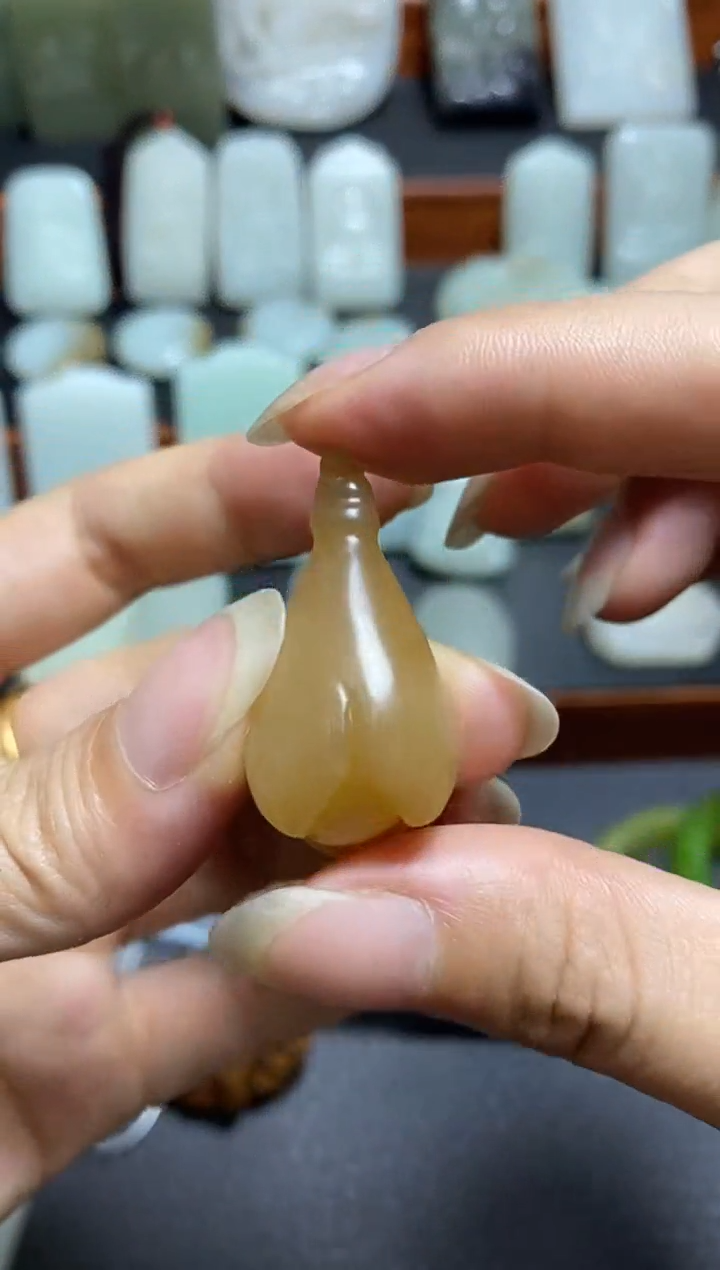 和田玉未镶嵌颈饰18