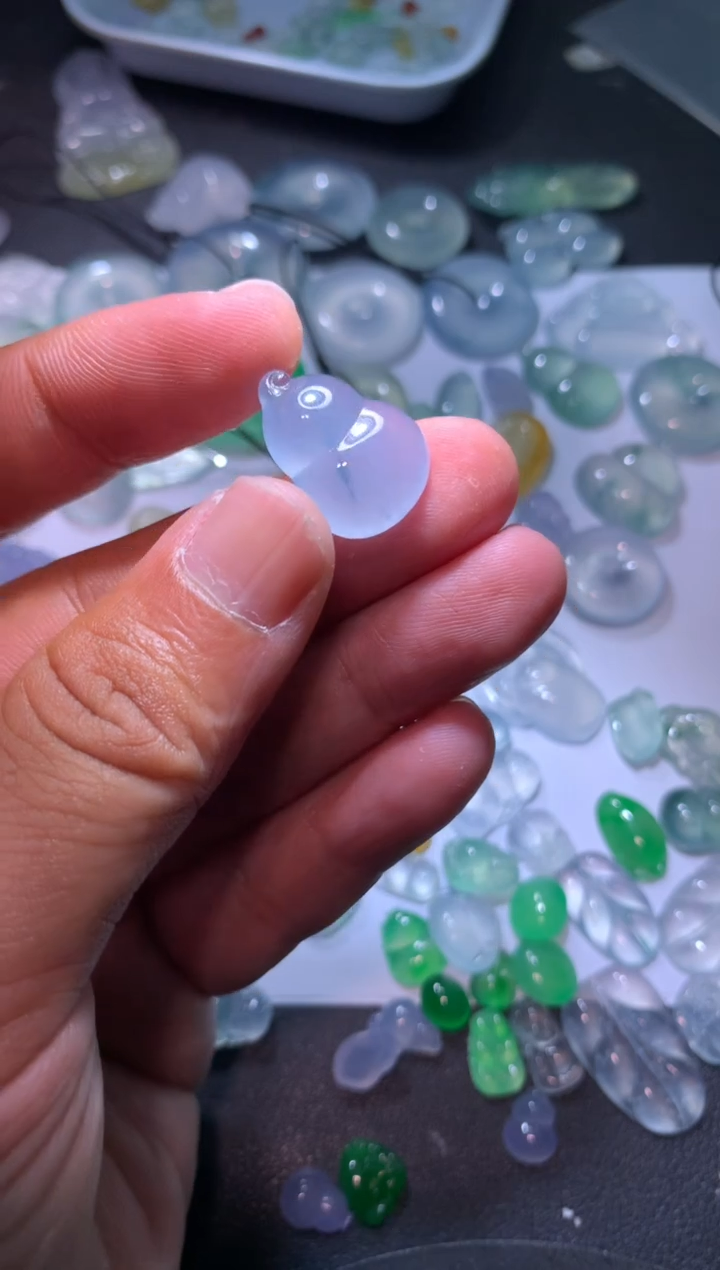 【闪购商品】翡翠颈饰未镶嵌葫芦