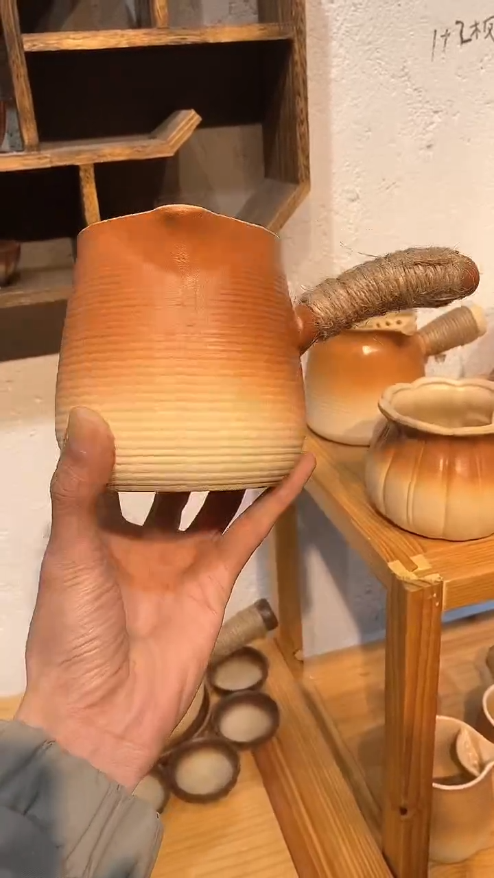 【闪购商品】550ml弯把罐罐壶  嘻嘻嘻